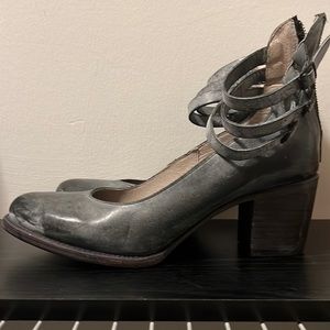 Freebird Boots Randi ankle strap booties Size 12 LIKE NEW